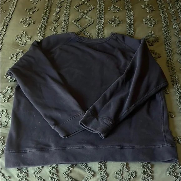 Pendleton Graphic sweatshirt with Red and Black Design - Picture 5 of 5